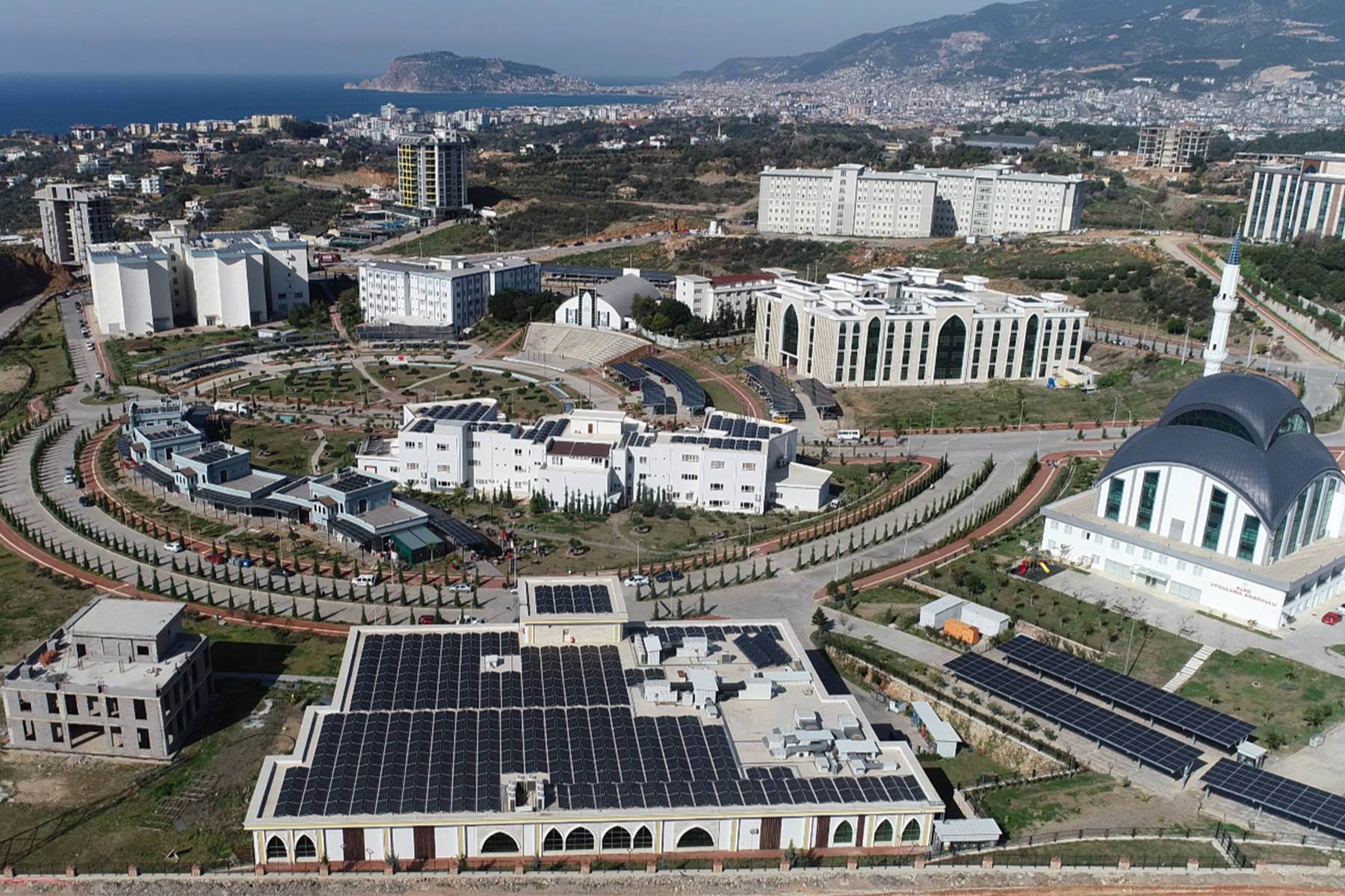 İTÜ’LÜ AKADEMİSYEN ALKÜ GES VE YEŞİL DÖNÜŞÜMÜ ANLATTI