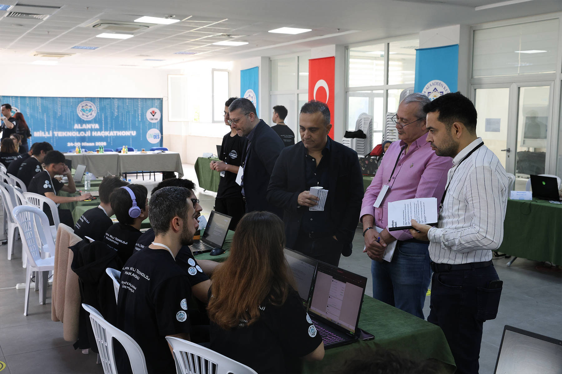 ALKÜ’DE ALANYA MİLLİ TEKNOLOJİ HACKATHONU YARIŞLARI TAMAMLADI