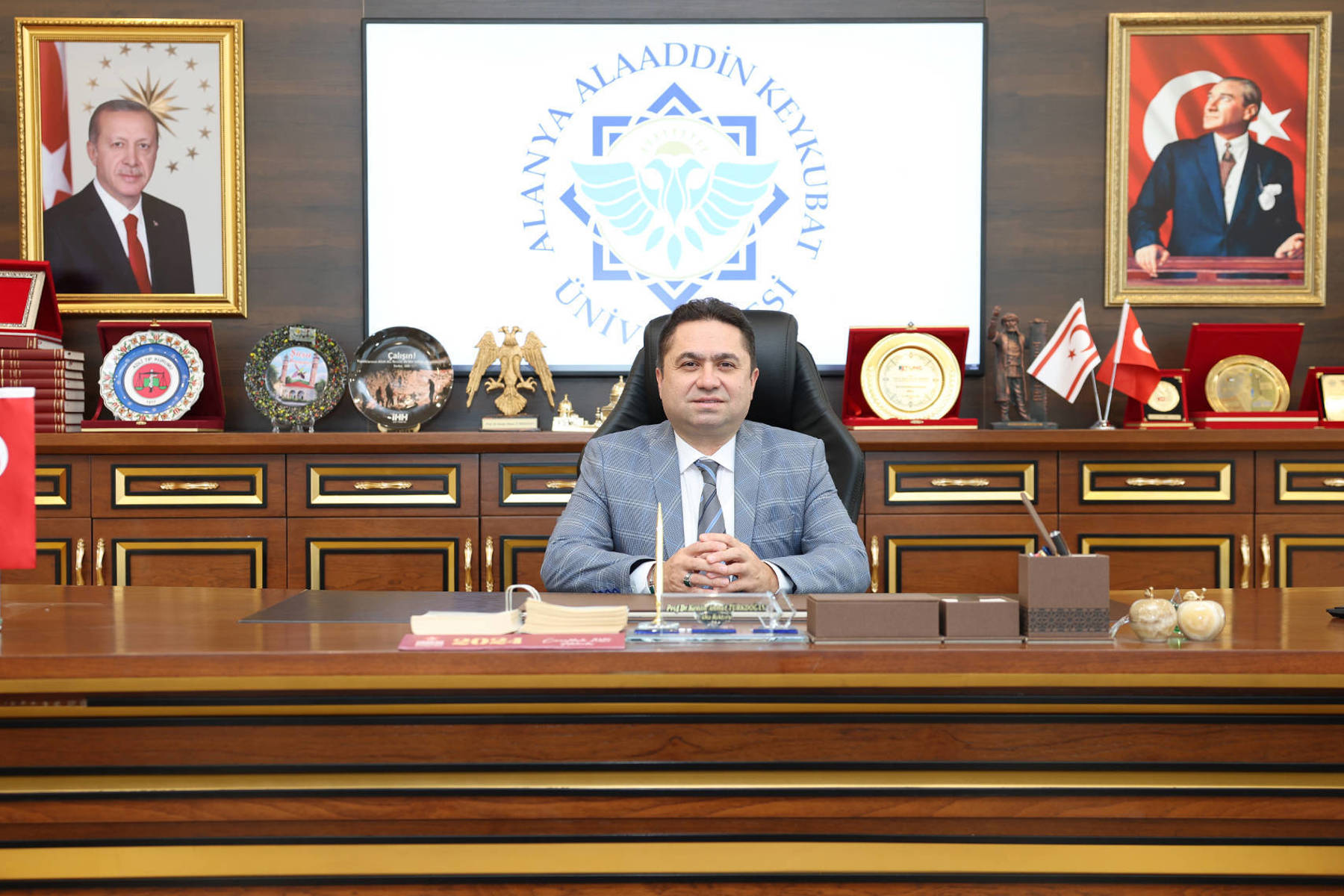 REKTÖR TÜRKDOĞAN: “CUMHURİYETİMİZİ YARINLARA TAŞIMAK HEPİMİZİN ORTAK VAZİFESİDİR”